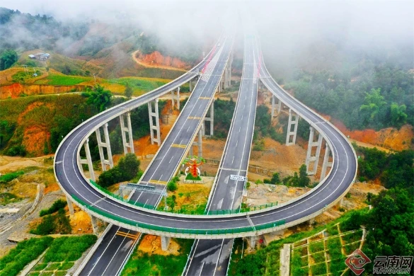 [云南網(wǎng)]云南臨雙高速全線建成通車 雙江縣結束不通高速的歷史